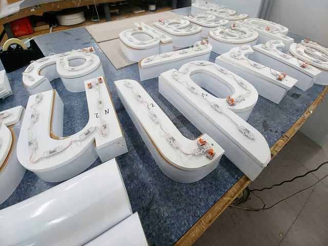 ال ای دی های نورپردازی تابلو چلنیوم